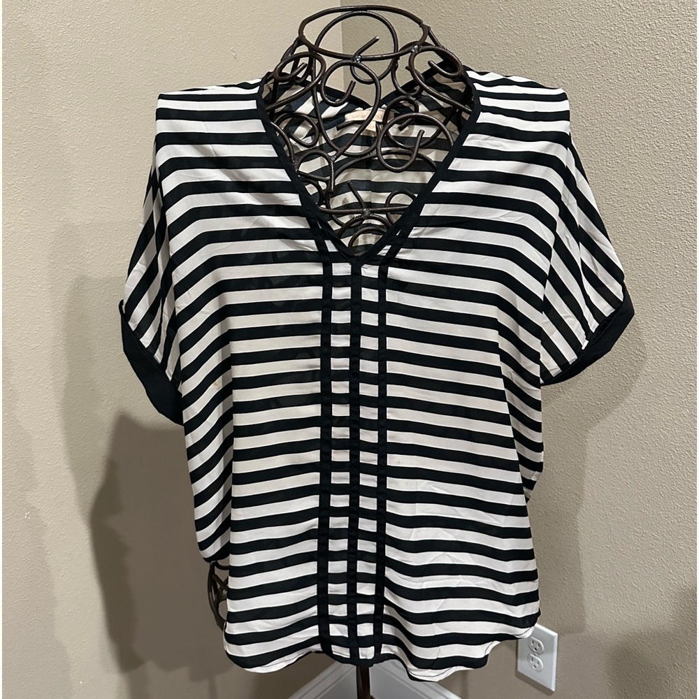 Gibson Latimer black & white horizontal striped blouse, EUC!